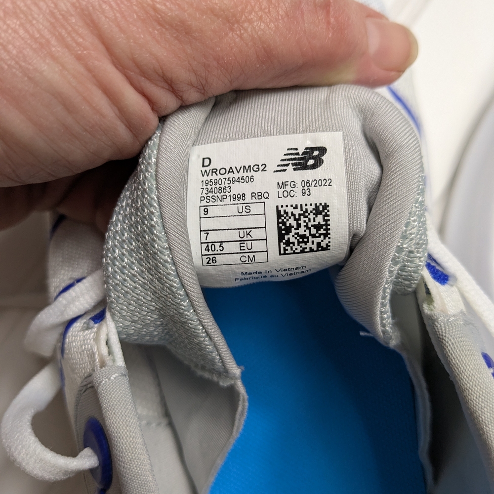 New Balance White and Blue Women's Sneakers - Picture 3 of 12